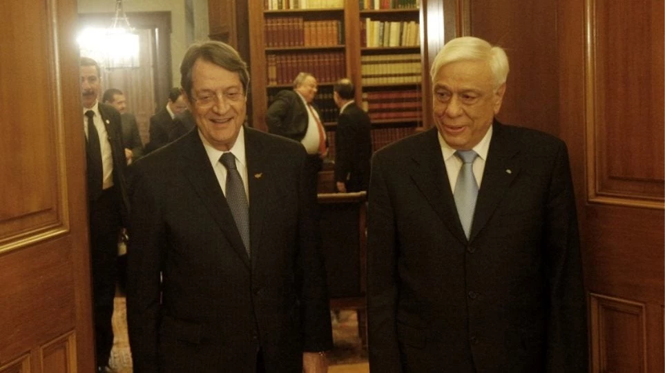 Προεδρευόμενη ή Προεδρική Δημοκρατία; Παυλόπουλος και Αναστασιάδης διασταυρώνουν τα ξίφη τους